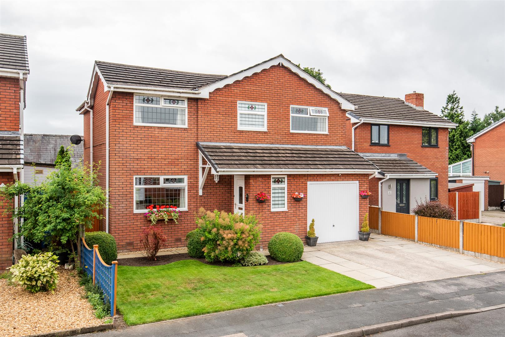 4 bed property in North Grove, Preston